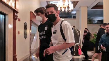 lionel messi llego a caracas para unirse a la albiceleste y enfrentarse a la vinotinto