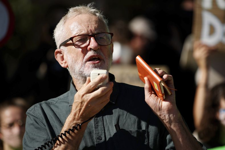 El ex líder del Partido Laborista británico Jeremy Corbyn en un evento en Londres el 24 de septiembre del 2021. (AP foto/David Cliff)