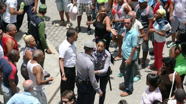 [video] abuso policial en el boulevard de obispo