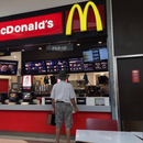VIDEO: McDonalds se disculpa ante sus clientes porque ya nadie quiere trabajar