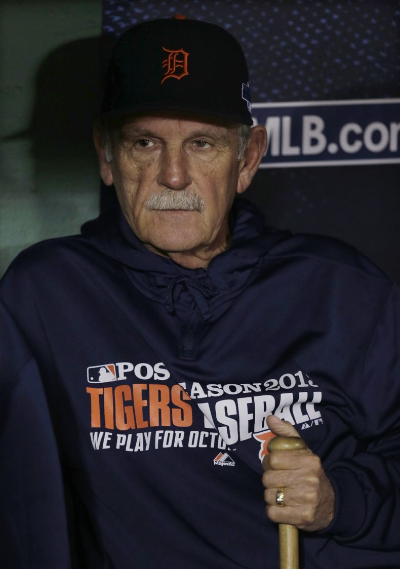Jim Leyland fotografiado durante una pr&aacute;ctica de bateo antes del sexto juego de los playoffs con los Medias Rojas el 19 de octubre del 2013 en Boston. El piloto de los Tigres de Detroit, de 68 a&ntilde;os, renunci&oacute; al cargo dos d&iacute;as d