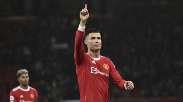 Cristiano anota y Man U vence a Brighton 2-0