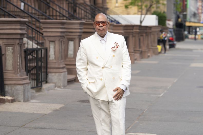El empresario y copropietario de Harlem Haberdashery, Guy Wood, posa para un retrato el jueves 1 de mayo de 2025, en Nueva York. (Foto AP/Gary Gerard Hamilton)