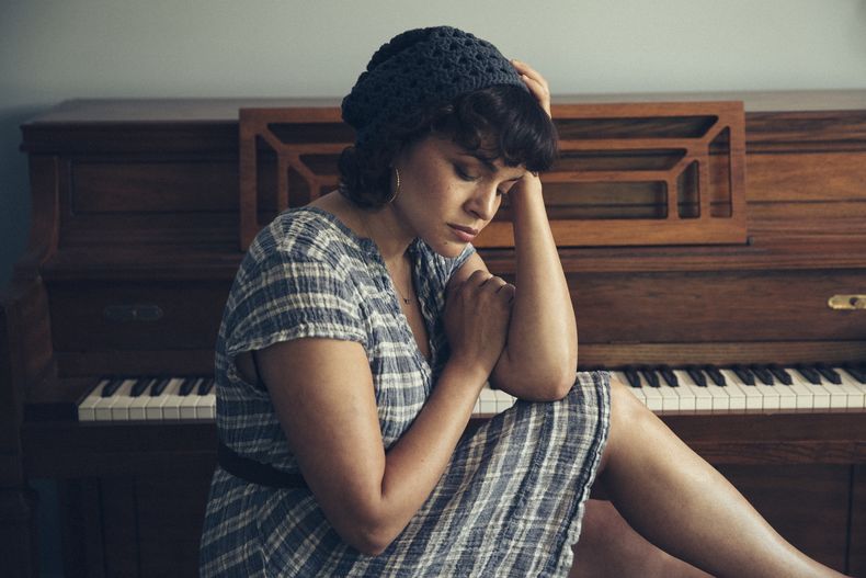 ARCHIVO - La cantautora Norah Jones posa para un retrato en el estado de Nueva York el 8 de junio de 2020. Para Jones, el álbum Little Broken Hearts es una lección sobre cómo aprovechar al máximo una mala experiencia. A una década de su lanzamiento el álbum se destaca como una pequeña joya. (Foto Victoria Will/Invision/AP)