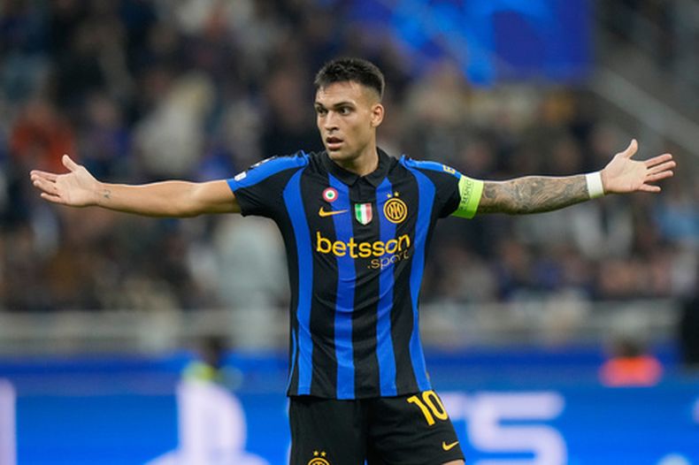 Lautaro Martínez del Inter de Milán durante el partido contra Club Brujas en la Liga de Campeones, el martes 13 de octubre de 2026, en Milán. (AP Foto/Luca Bruno)