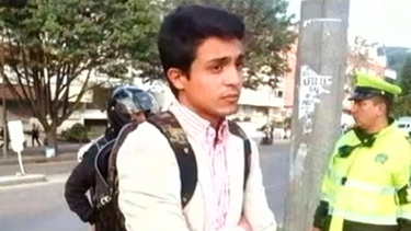 americateve | Los dos dirigentes estudiantiles venezolanos que fueron entregados por el gobierno colombiano al régimen de Maduro serán presentados en tribunales aunque aún permanecen incomunicados.