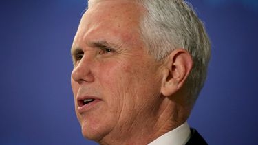 Pence aplaza viaje a Brasil por cumbre Trump-Kim