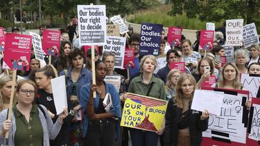 Fallo en EEUU sobre aborto genera debate global