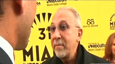 americateve | Narra la historia del jugador de fútbol americano Marc A. Buoniconti quien permaneció en parálisis permanente tras una lesión en la médula espina.