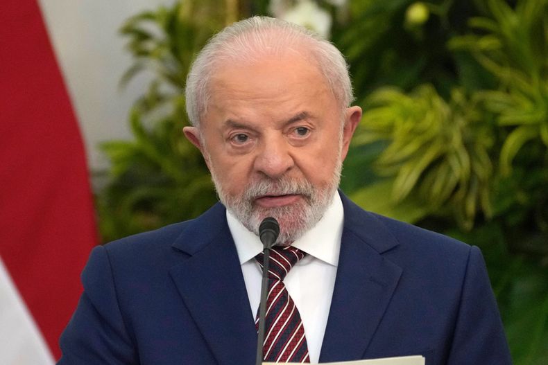 El presidente brasileño Luiz Inacio Lula da Silva en conferencia de prensa en Yakarta, Indonesia, el 23 de octubre de 2025. (AP foto/Achmad Ibrahim)