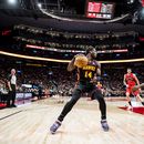 Con 29 puntos de Young, 27 de Murray, Hawks supera a Raptors