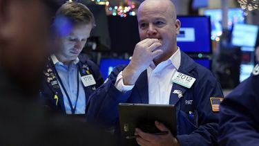Wall Street se encamina a pérdida semanal, por tecnológicas
