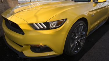 americateve | Ford Motor Company presenta el Mustang 2015 todo convertible, desde el piso 86 del edificio del Empire State Building, durante el International Auto Show, en Nueva York, el mi&eacute;rcoles 16 de abril de 2014. Se trata de una edici&oacute;n especial por