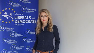 no los dejaremos solos, promete dita charanzova a los cubanos