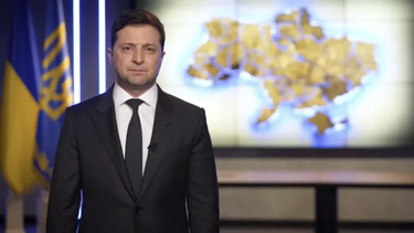 presidente de ucrania declara ley marcial, pide a ciudadanos no entrar en panico mientras rusia lanza ataques militares