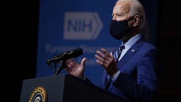 biden quiere cuadruplicar admision de refugiados