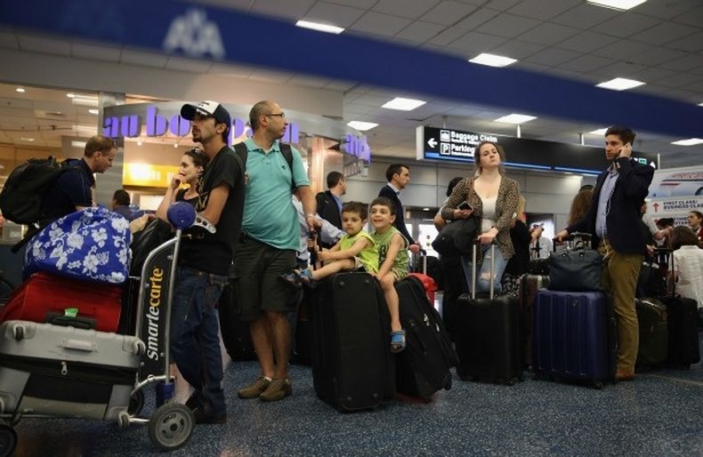 Se complica el día de Acción de Gracias para los viajeros en el este del país por las inclemencias del tiempo.