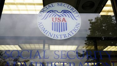 ARCHIVO - La oficina de la Administración del Seguro Social de EEUU en Mount Prospect, Illinois, el 12 de octubre de 2022. (AP Foto/Nam Y. Huh, Archivo)