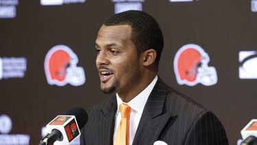 Fuente AP: Representantes de la NFL se reunirán con Watson