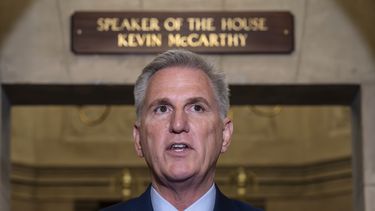 El presidente de la Cámara de Representantes, el republicano Kevin McCarthy, habla en el Capitolio, Washington, 12 de setiembre de 2023. (AP Foto/J. Scott Applewhite)