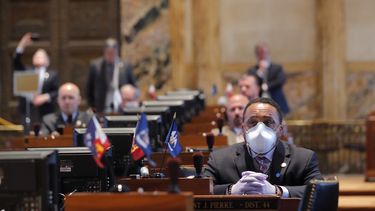 ¿Deberías usar mascarilla si no estás enfermo de COVID-19?