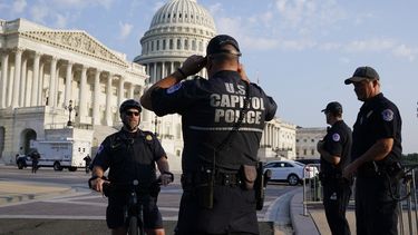 Policías serán centro de investigación de asalto a Capitolio