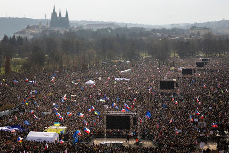 La protesta en Praga el 21 de marzo del 2026. (AP foto/Michal Turek)