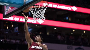 Lowry y Heat remontan ante Hornets