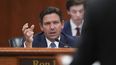 ARCHIVO - El gobernador Ron DeSantis habla durante una reunión con el gabinete estatal, el miércoles 5 de marzo de 2025, en el capitolio de Florida en Tallahassee. (AP Foto/Rebecca Blackwell, archivo)
