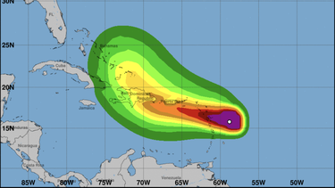 la tormenta tropical fiona comienza azotar el caribe