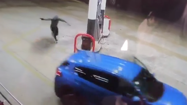 guardia de seguridad hiere a asaltante en puerto nuevo [video]