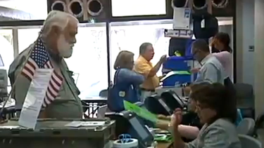 americateve | Ayer el electorado aprobó varias enmiendas mientras que otras fueron rechazadas incluyendo la que permitiría el uso de la marihuana con fines medicinales.