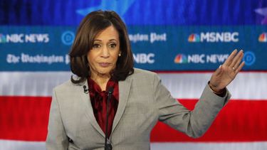 La senadora Kamala Harris, demócrata por California, habla durante un debate de las primarias presidenciales demócratas, el 20 de noviembre de 2019, en Atlanta. (Foto AP/John Bazemore)
