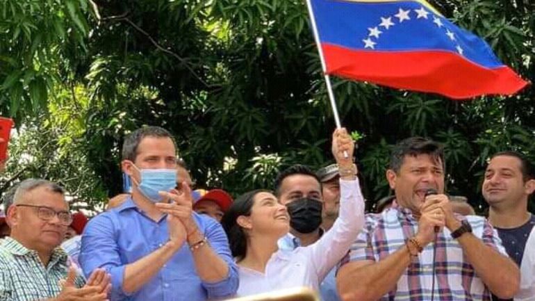 Venezuela: Inhabilitada esposa de Freddy Superlano por causas que desconoce la MUD