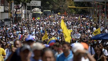 americateve | En Miami avanzan los esfuerzos para otorgar un estatus de protección temporal y frenar  las deportaciones  de los inmigrantes indocumentados de origen venezolano.