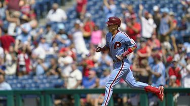 Filis pegan 4 jonrones y barren serie ante Nacionales