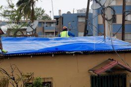 El gobierno solicitó algunas ayudas de FEMA 40 días después del paso del huracán María