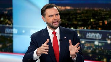 El vicepresidente, JD Vance, habla en una aparición en el programa Hannity el lunes 15 de junio de 2026, en Nueva York. (Foto by Charles Sykes/Invision/AP)