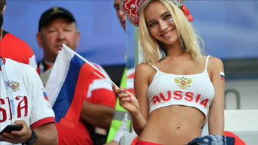 quien es natalya nemchinova, la sensual fanatica rusa que causa furor en el mundial