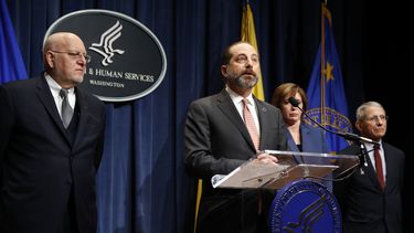 EEUU amplía revisiones a viajeros por coronavirus
