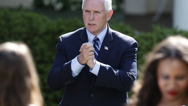 Colaborador de vicepresidente Mike Pence tiene coronavirus