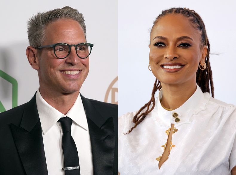 En esta combinación de fotografías Greg Berlanti en la 33a entrega anual de los Premios del Sindicato de Productores en Los Angeles el 19 de marzo de 2022, izquierda, y la directora Ava Duvernay en la sesión fotográfica de la película Origin en la 80a edición del Festival de Cine de Venecia en Venecia, Italia, el 6 de septiembre de 2023. Berlati y Duvernay fueron de los productores mejor calificados en la nueva lista de inclusión y diversidad de la Iniciativa de Inclusión Annenberg de la Universidad del Sur de California y la Fundación Adobe. (Foto AP)