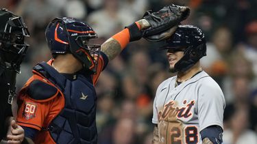 McCormick y Maldonado pegan jonrones; Astros se imponen