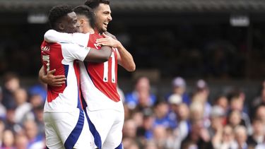 Gabriel Martinelli del Arsenal celebra tras anotar el segundo gol de su equipo en el encuentro ante el Ipwsich en la Liga Premier el domingo 20 de abril del 2025. (John Walton/PA via AP)