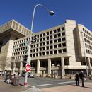 Demócratas dicen que Trump frenó reubicación de sede del FBI