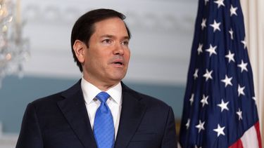 El secretario de Estado, Marco Rubio, previo a una reunión con el ministro de Relaciones Exteriores de Serbia, Marko Djuric, en el Departamento de Estado, en Washington, el miércoles 6 de agosto de 2025. (AP Foto/Mark Schiefelbein)