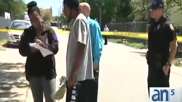 americateve | Un hombre es apuñalado frente a su residencia, en un presunto ajuste de cuentas por venta y distribución de drogas.