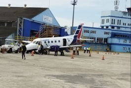 avion de cubana de aviacion pierde su tren de aterrizaje  en la pista del  aeropuerto de la habana