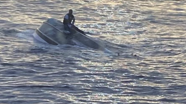guardia costera de ee.uu. busca 39 personas que naufragaron cerca de florida