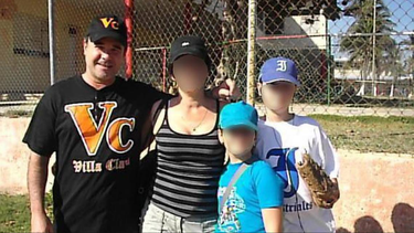 una empresa fantasma de los hermanos cubanos lopez-calleja burla el embargo desde hace 37 anos, segun el nuevo herald